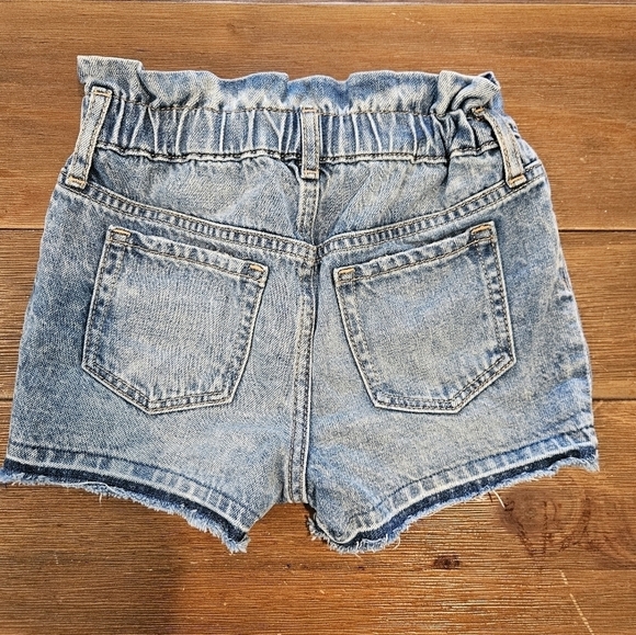 GAP DISNEY GIRL'S JUST LIKE MOM SHORT DENIM EMBROIDERED SIZE 5 YEARS - Picture 3 of 10